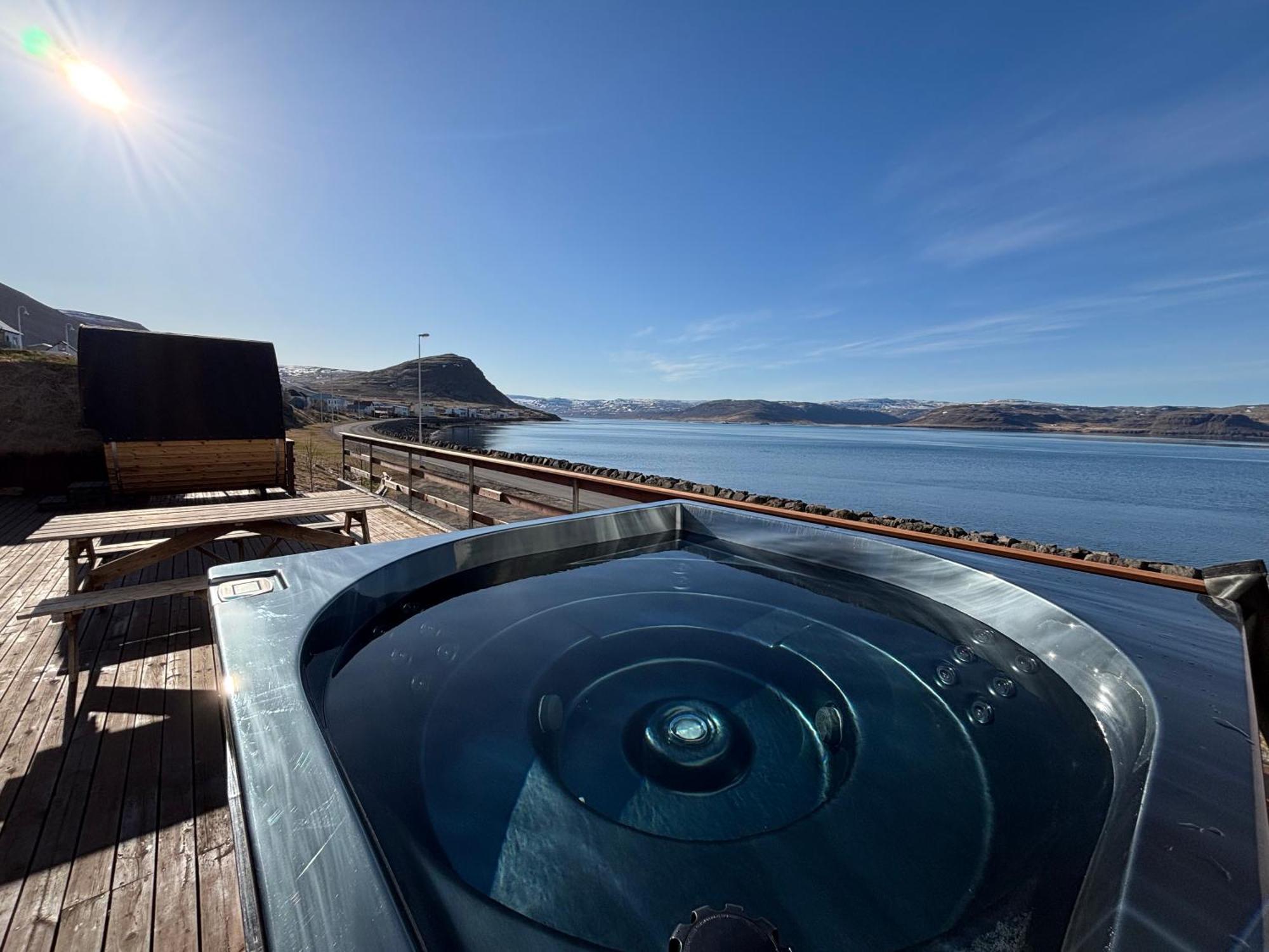 Hotel West Patreksfjordur Extérieur photo